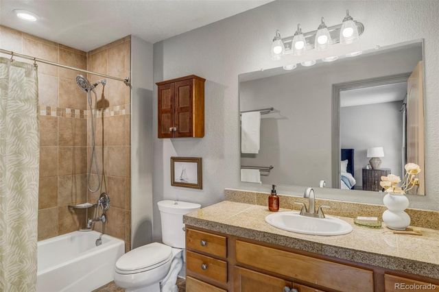 11967 W 14th Avenue, Lakewood, CO 80401