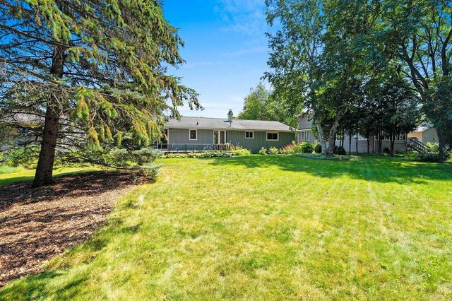 2407 S CLOVER LANE, Appleton, WI 54915