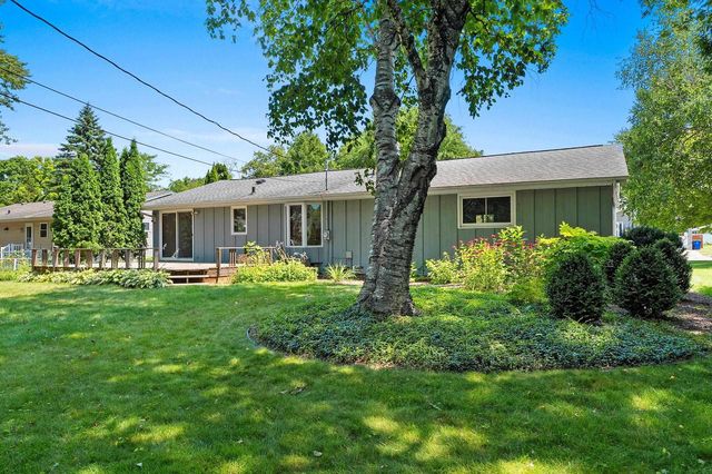 2407 S CLOVER LANE, Appleton, WI 54915