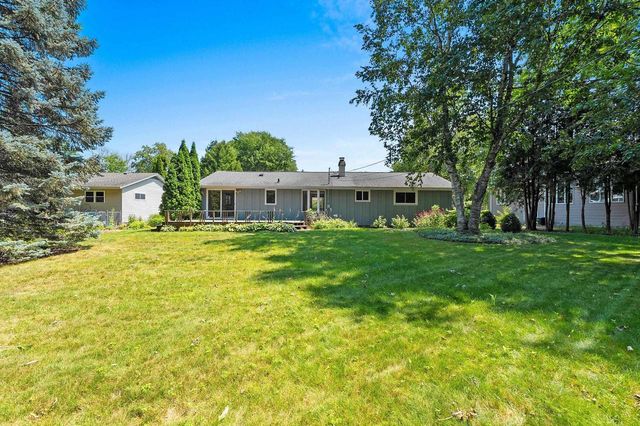 2407 S CLOVER LANE, Appleton, WI 54915