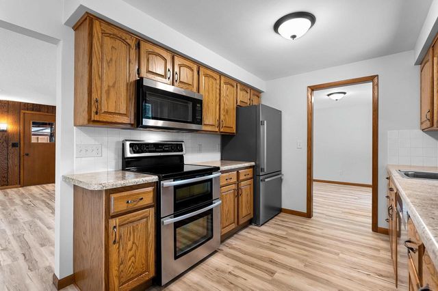 2407 S CLOVER LANE, Appleton, WI 54915