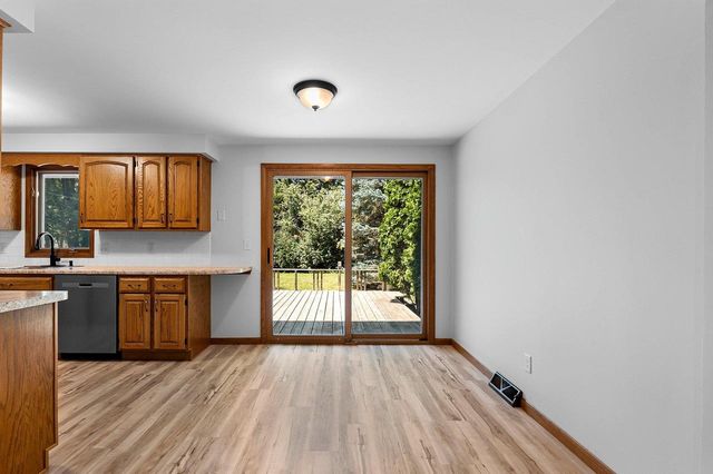 2407 S CLOVER LANE, Appleton, WI 54915