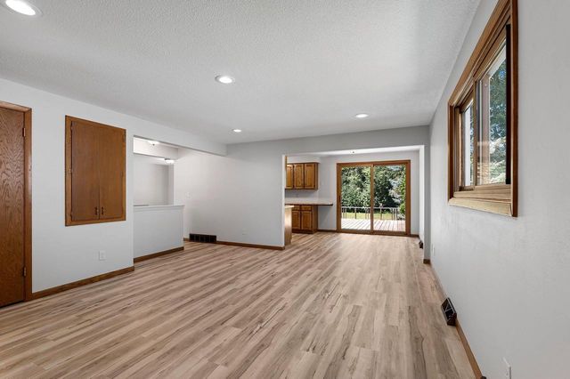 2407 S CLOVER LANE, Appleton, WI 54915