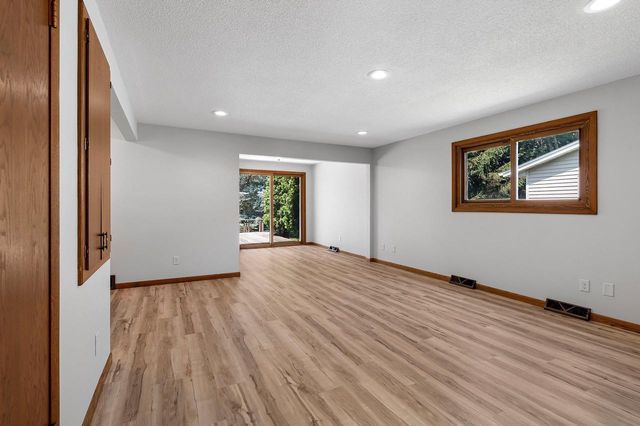 2407 S CLOVER LANE, Appleton, WI 54915