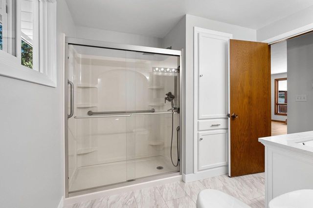 2407 S CLOVER LANE, Appleton, WI 54915