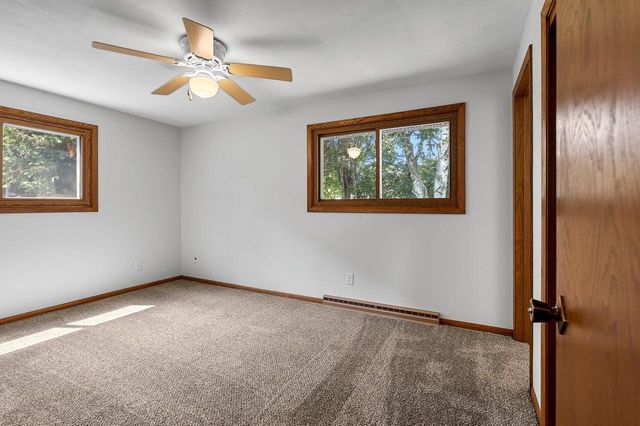 2407 S CLOVER LANE, Appleton, WI 54915