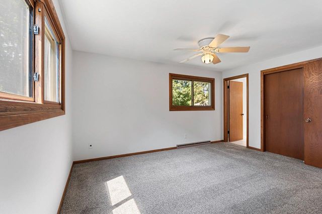 2407 S CLOVER LANE, Appleton, WI 54915