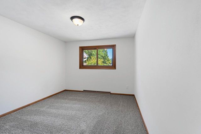 2407 S CLOVER LANE, Appleton, WI 54915