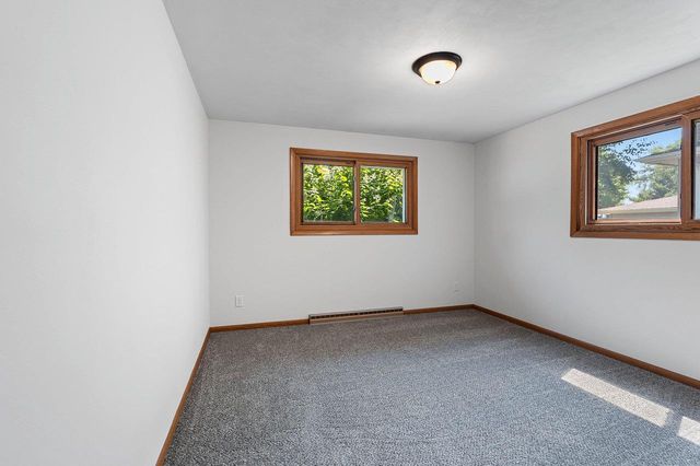 2407 S CLOVER LANE, Appleton, WI 54915