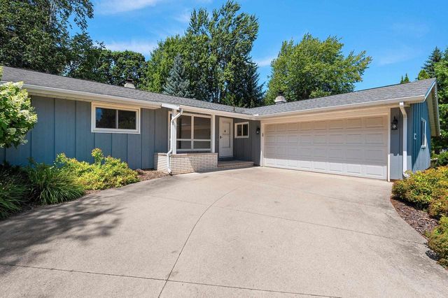 2407 S CLOVER LANE, Appleton, WI 54915