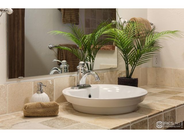 187 Wichita Rd, Lyons, CO 80540