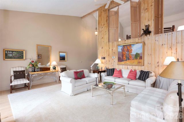 24 E Toxaway Shores Road 20, Lake Toxaway, NC 28747