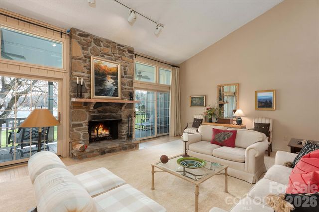 24 E Toxaway Shores Road 20, Lake Toxaway, NC 28747