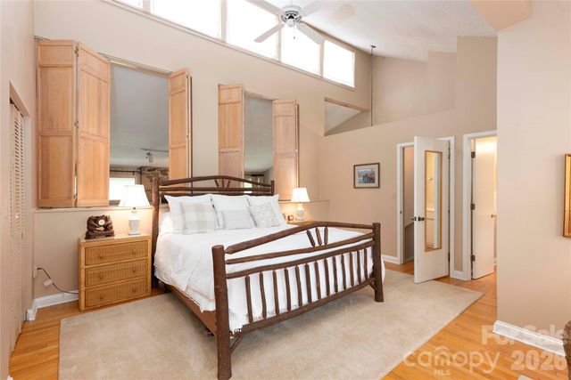 24 E Toxaway Shores Road 20, Lake Toxaway, NC 28747