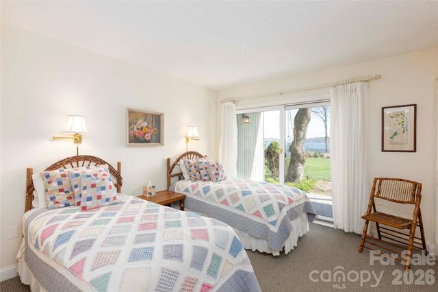 24 E Toxaway Shores Road 20, Lake Toxaway, NC 28747