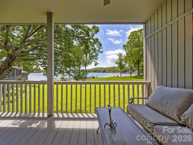 24 E Toxaway Shores Road 20, Lake Toxaway, NC 28747