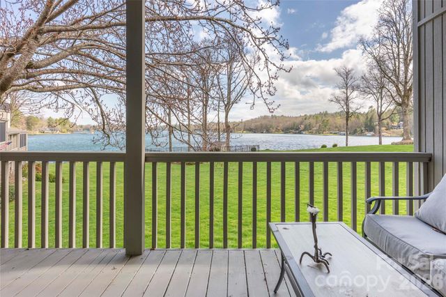 24 E Toxaway Shores Road 20, Lake Toxaway, NC 28747