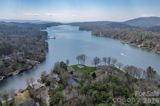 24 E Toxaway Shores Road 20, Lake Toxaway, NC 28747