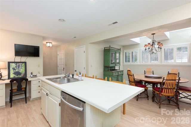 24 E Toxaway Shores Road 20, Lake Toxaway, NC 28747