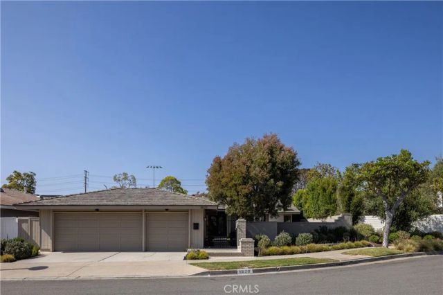 3620 Catamaran, Corona Del Mar, CA 92625
