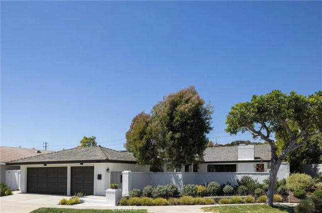 3620 Catamaran, Corona Del Mar, CA 92625