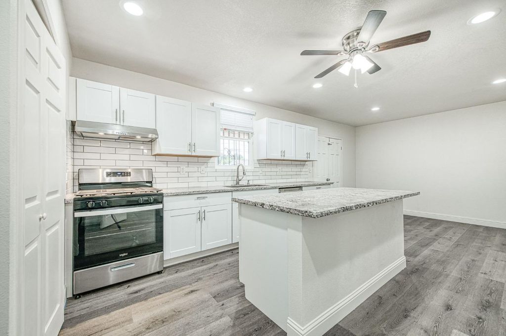 Image 13 of property listing at 332 E Shields Avenue, Fresno, CA 93704