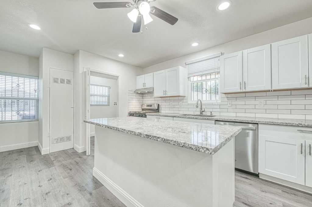 Image 18 of property listing at 332 E Shields Avenue, Fresno, CA 93704