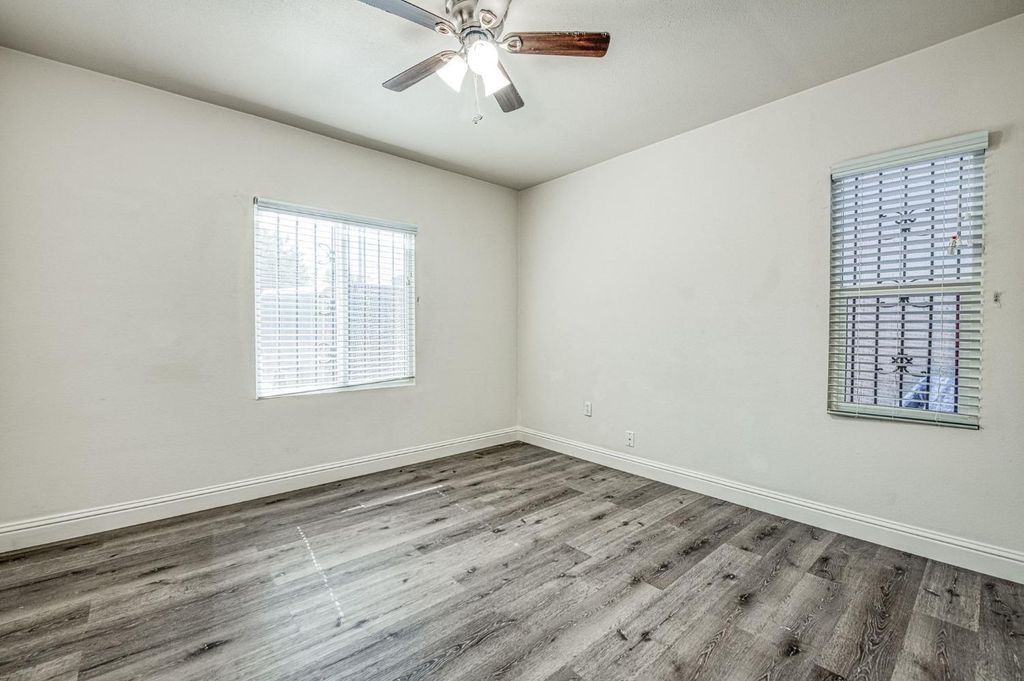 Image 20 of property listing at 332 E Shields Avenue, Fresno, CA 93704