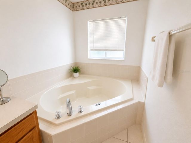 320 PARADISE WOODS PLACE, Davenport, FL 33896