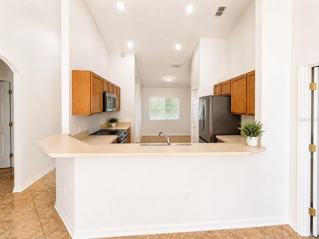 320 PARADISE WOODS PLACE, Davenport, FL 33896