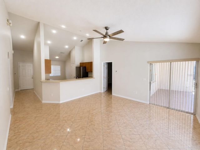 320 PARADISE WOODS PLACE, Davenport, FL 33896