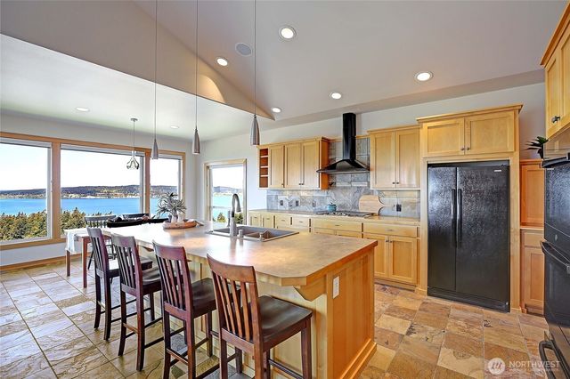 1081 Morgan Way, Camano Island, WA 98282