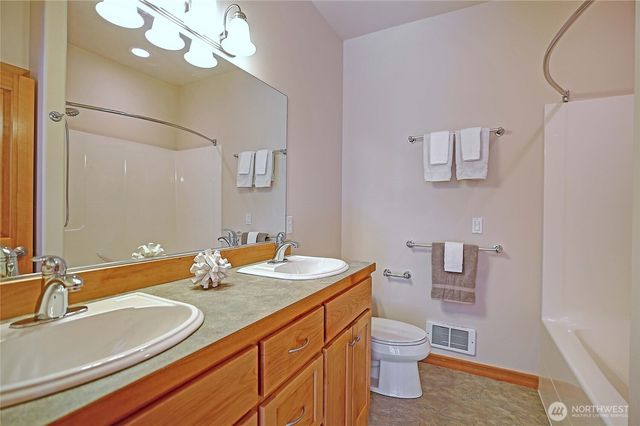 1081 Morgan Way, Camano Island, WA 98282