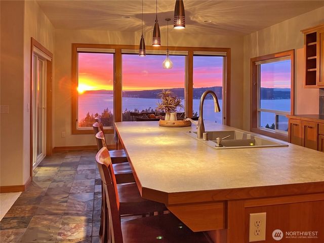 1081 Morgan Way, Camano Island, WA 98282