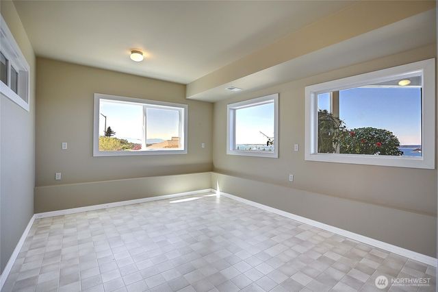 1081 Morgan Way, Camano Island, WA 98282