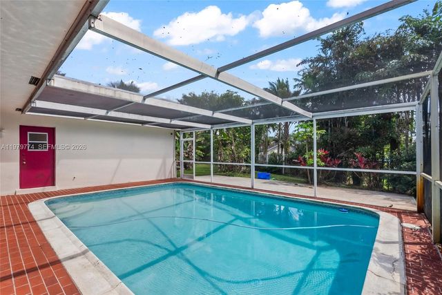 8310 SW 26th Pl, Davie, FL 33328