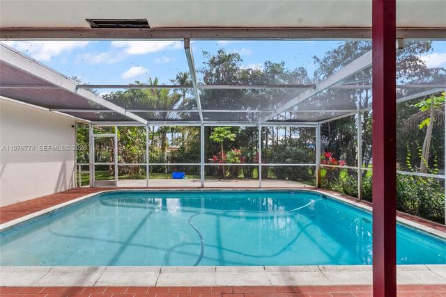 8310 SW 26th Pl, Davie, FL 33328