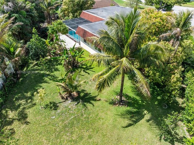 8310 SW 26th Pl, Davie, FL 33328