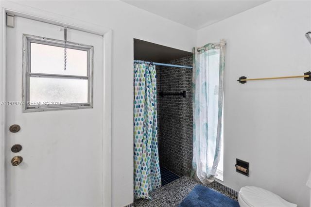 8310 SW 26th Pl, Davie, FL 33328