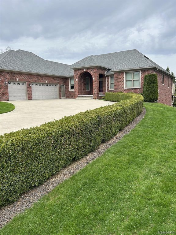 58548 Cory Lake Drive, Washington Township, MI 48094