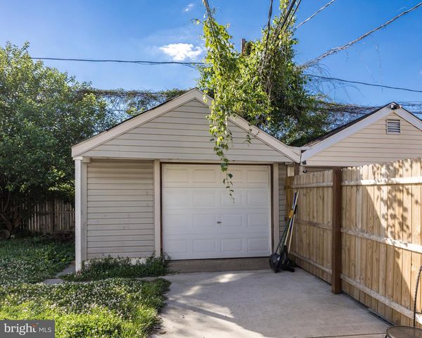 207 OLGA RD, Wilmington, DE 19805
