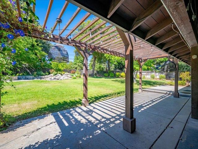 1340 Carter Rd, Sacramento, CA 95864