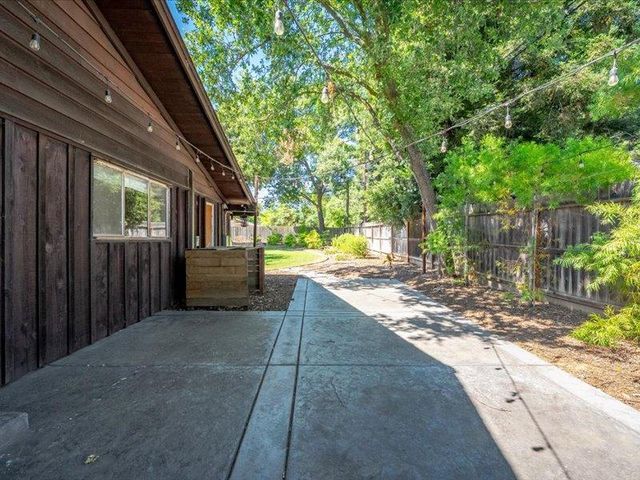 1340 Carter Rd, Sacramento, CA 95864