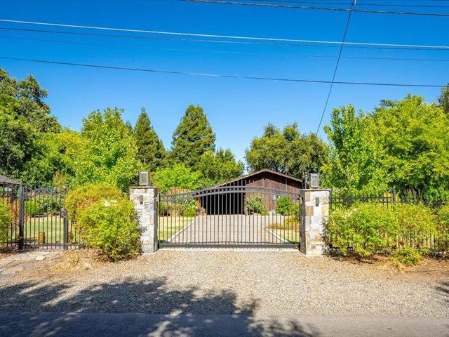 1340 Carter Rd, Sacramento, CA 95864