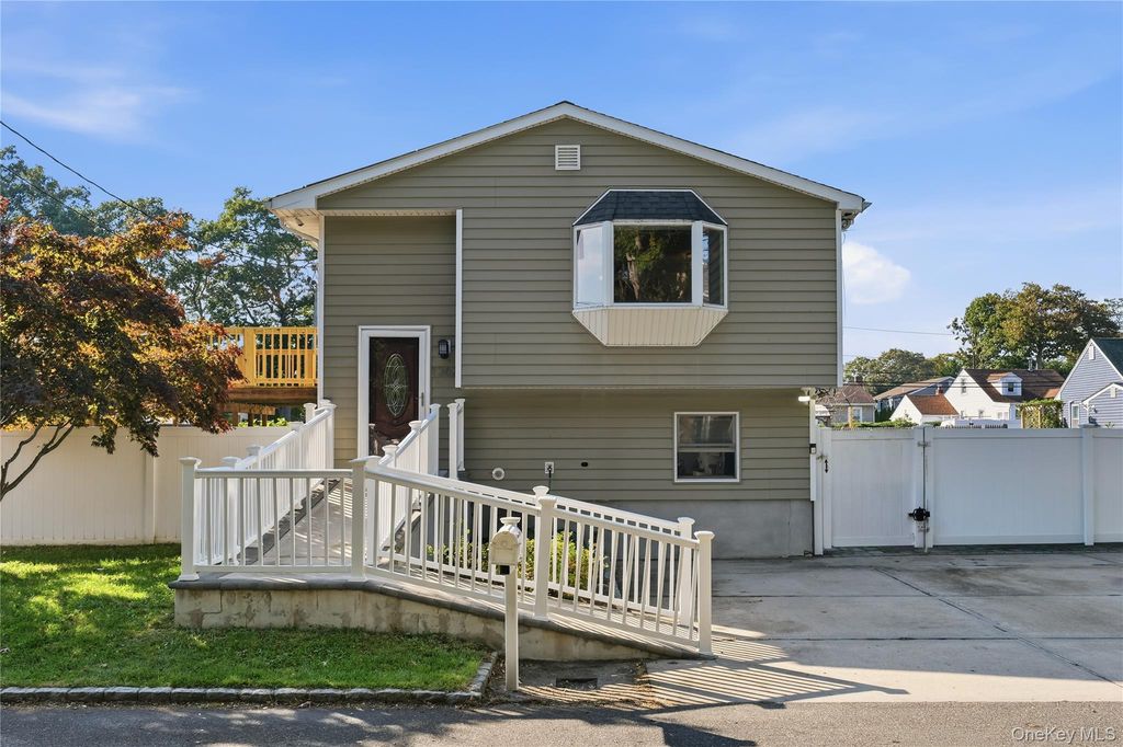1362 Hummel Avenue, Holbrook, NY 11741 — photo 2