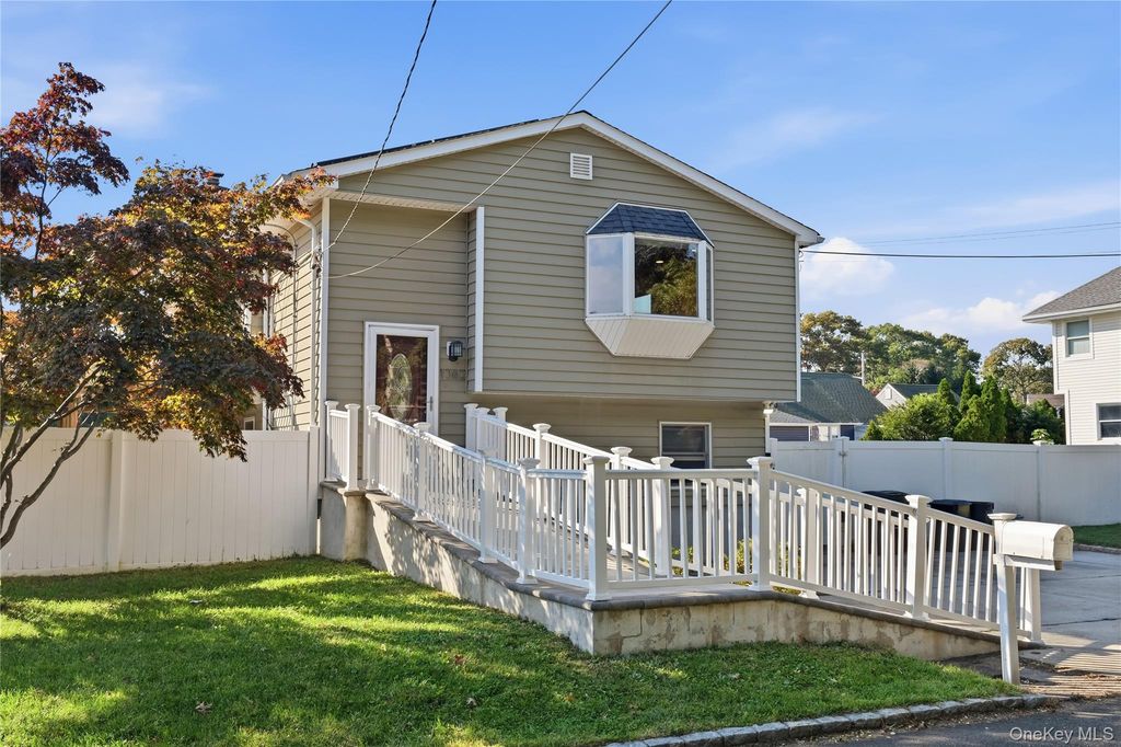 1362 Hummel Avenue, Holbrook, NY 11741 — photo 3