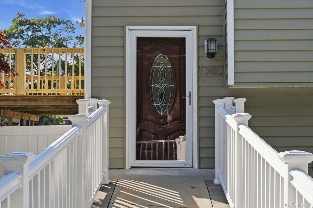1362 Hummel Avenue, Holbrook, NY 11741 — photo 4