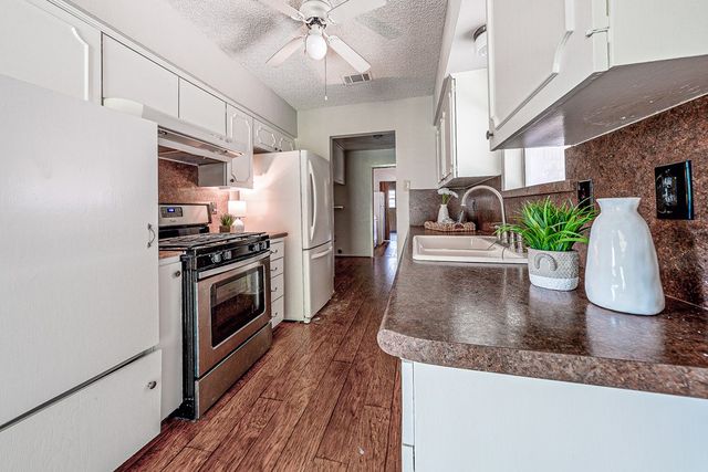 734 Kingswood Avenue, Richardson, TX 75080