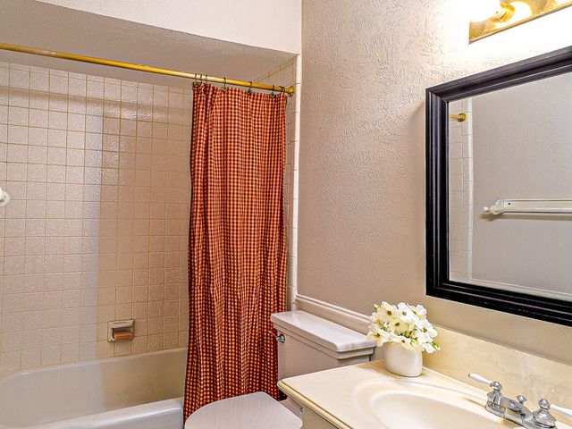 734 Kingswood Avenue, Richardson, TX 75080