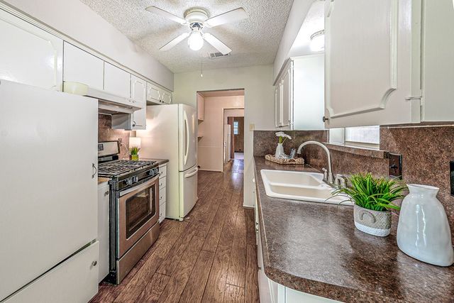 734 Kingswood Avenue, Richardson, TX 75080